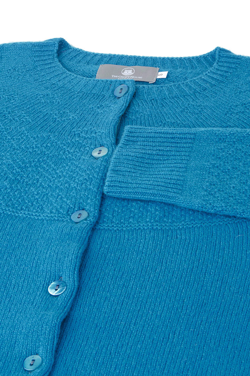 Ladies Gansey Cardigan turquoise close up